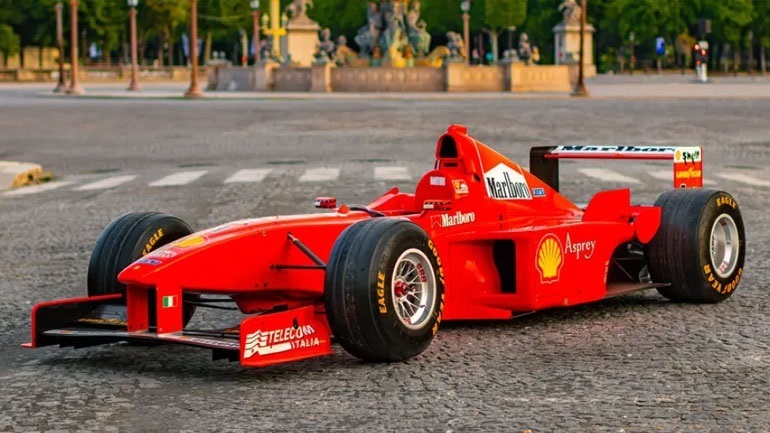 Ferrari F300: автомобиль Михаэля Шумахера выставлен на аукцион