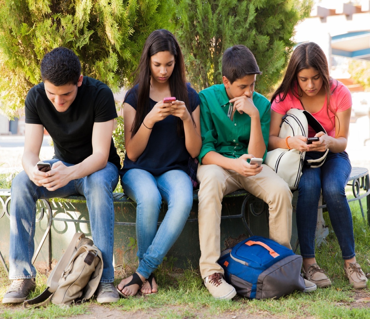 Только 18+: какие права граждане получают лишь после достижения совершеннолетия