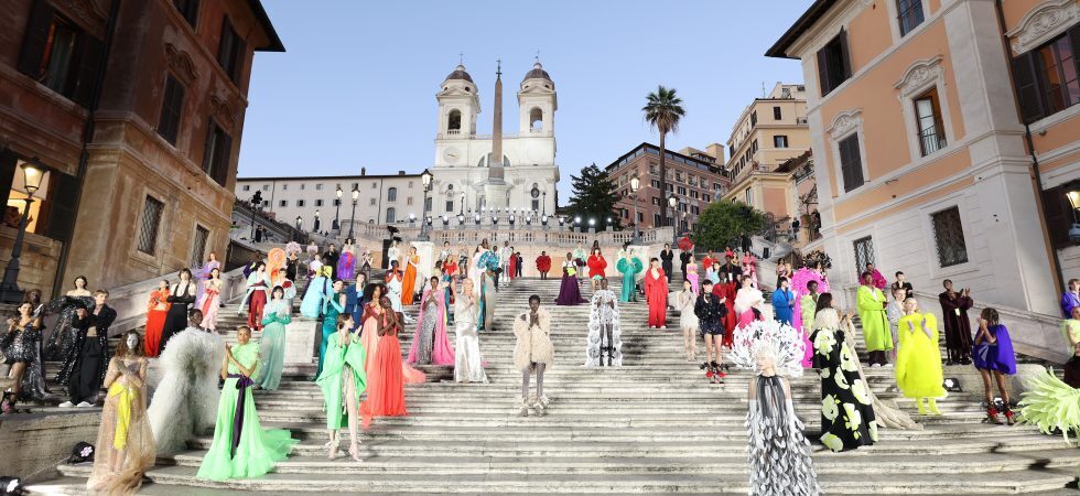 Валентино продвигает «Отдачу»