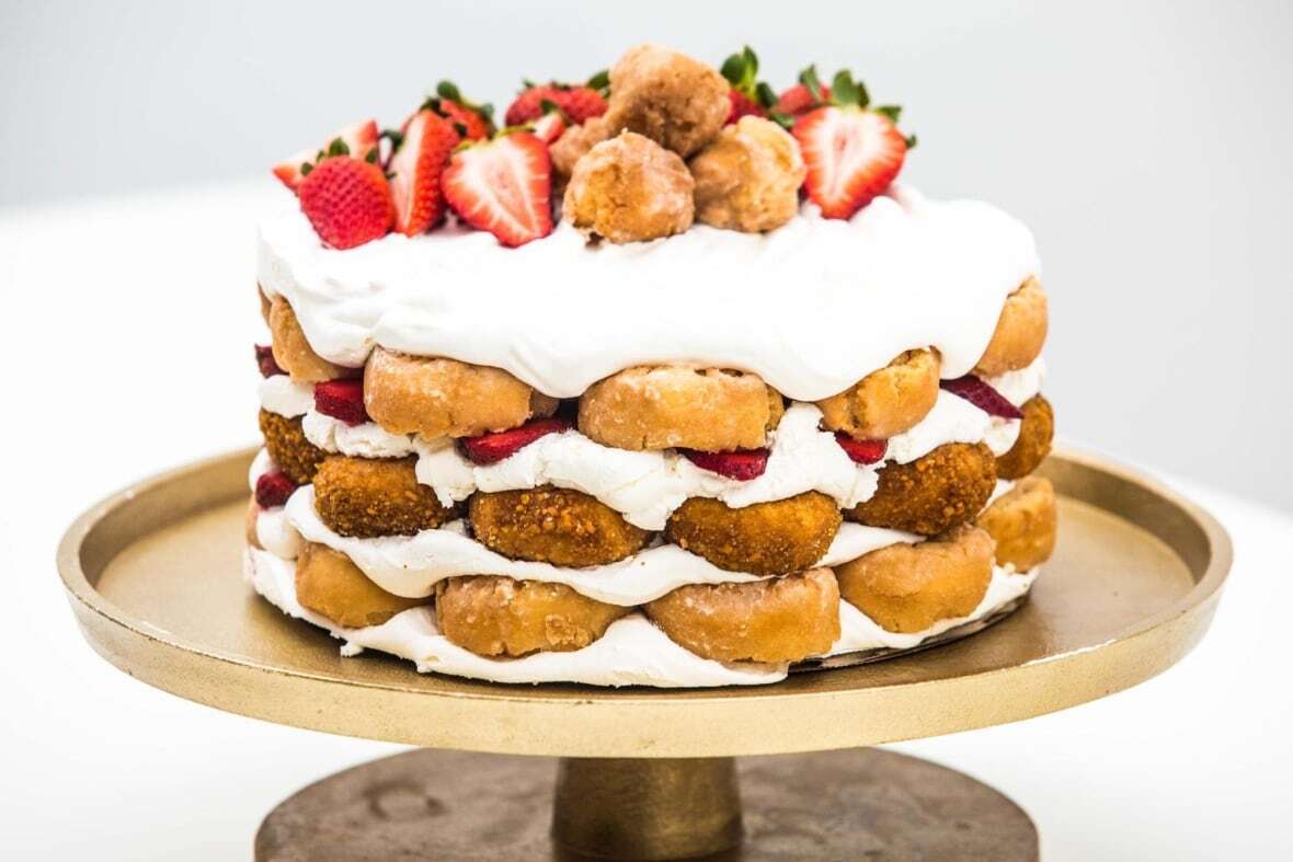 Этот простой мини-пончик без выпечки станет вашим новым украшением десертного стола.