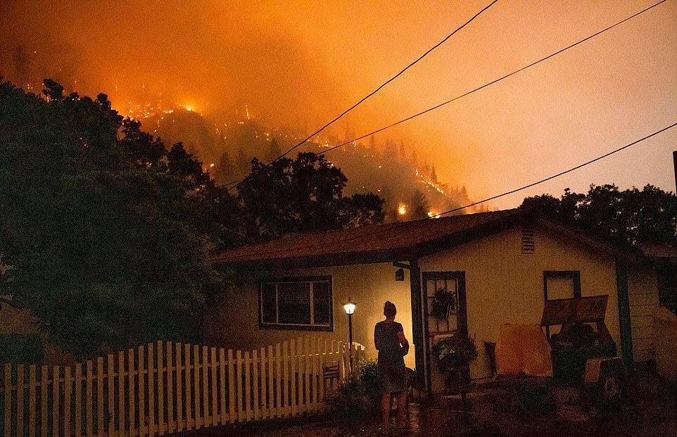 Крупнейший пожар МакКинни в Северной Калифорнии