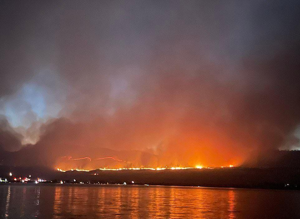 Крупнейший пожар МакКинни в Северной Калифорнии