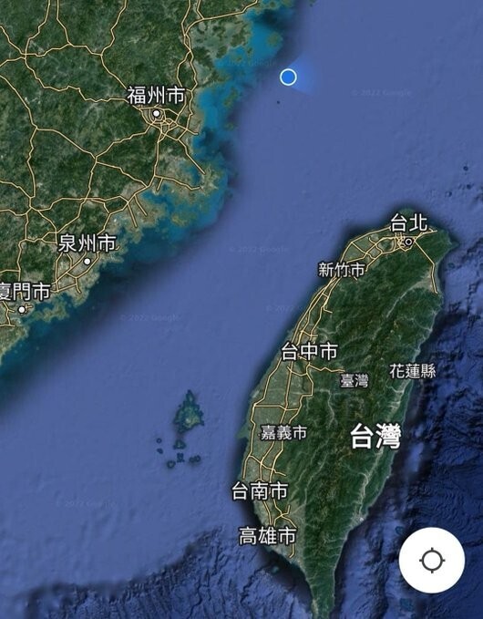 Тайваньцы наслаждаются вечеринкой с пеной во время военных игр в Китае