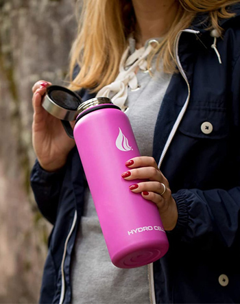 Лучшие изолированные бутылки с водой 2022 года для холодных и горячих напитков