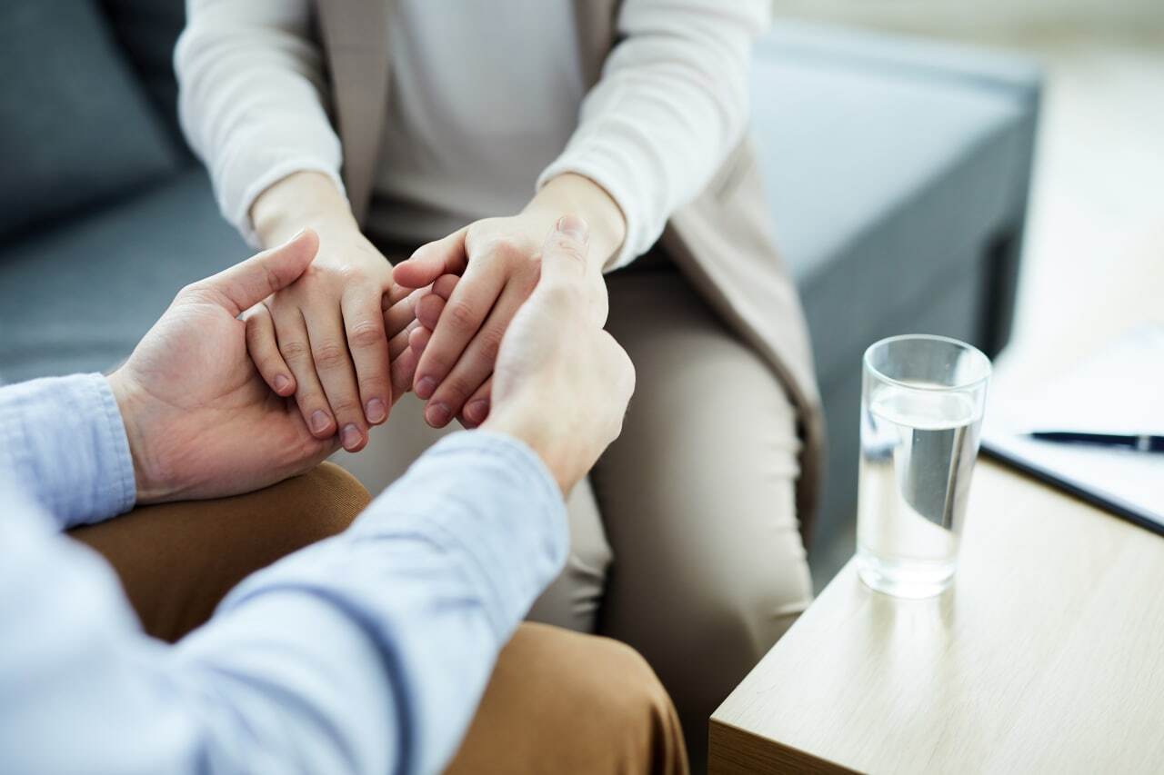 Можно ли вылечить себя самотерапией или лучше идти к специалисту?