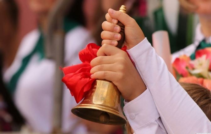 1 сентября официально можно не работать - у родителей тоже праздник