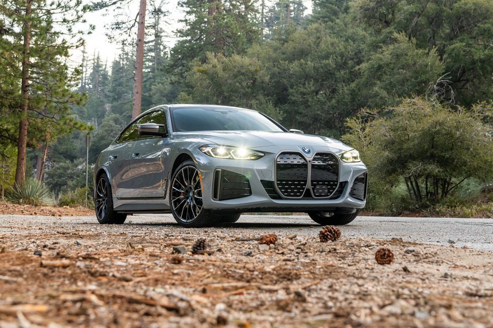 Протестировано: BMW i4 M50 2022 года — это электромобиль M3 Новая электрическая 4-я серия обгоняет M3 Competition до 60 миль в час и стоит дешевле.