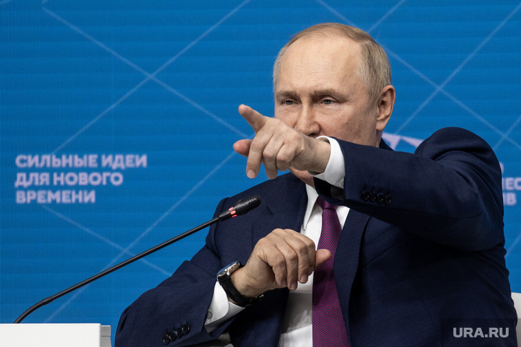 Президенту показали новый символ поддержки российских военных на Украине