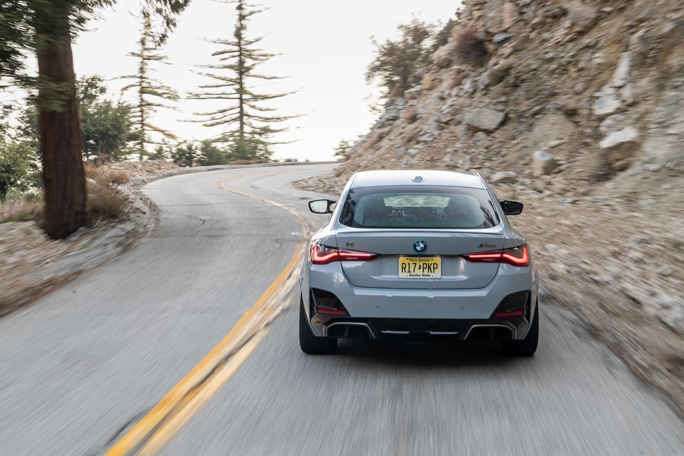 Протестировано: BMW i4 M50 2022 года — это электромобиль M3 Новая электрическая 4-я серия обгоняет M3 Competition до 60 миль в час и стоит дешевле.