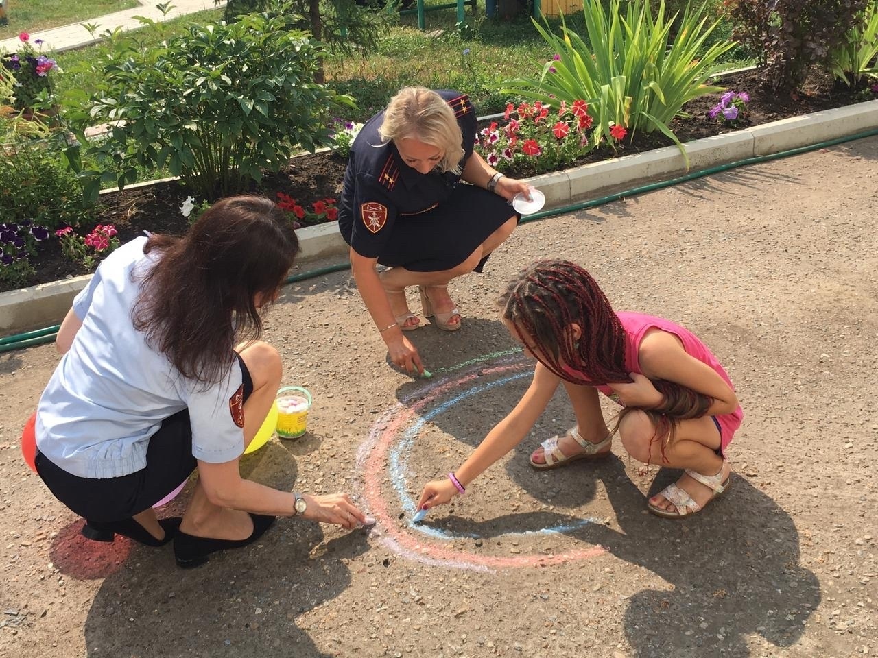 В Уфе росгвардейцы устроили воспитанникам социального приюта праздник