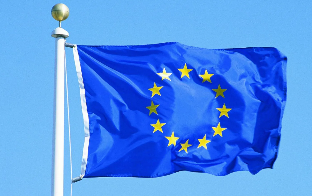 Опрос дня – 12.08.2022. Расстроитесь, если россиян перестанут пускать в Европу и выдавать шенгенские визы?