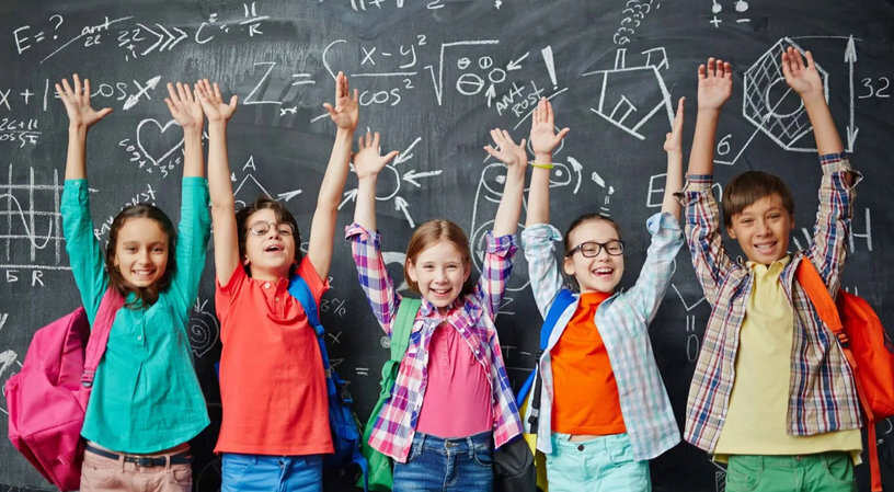 Выплаты 10000 рублей на школьников к 1 сентября 2022 от Путина: будут выплаты в августе 2022 или нет? Последние новости о пособии для детей к школе