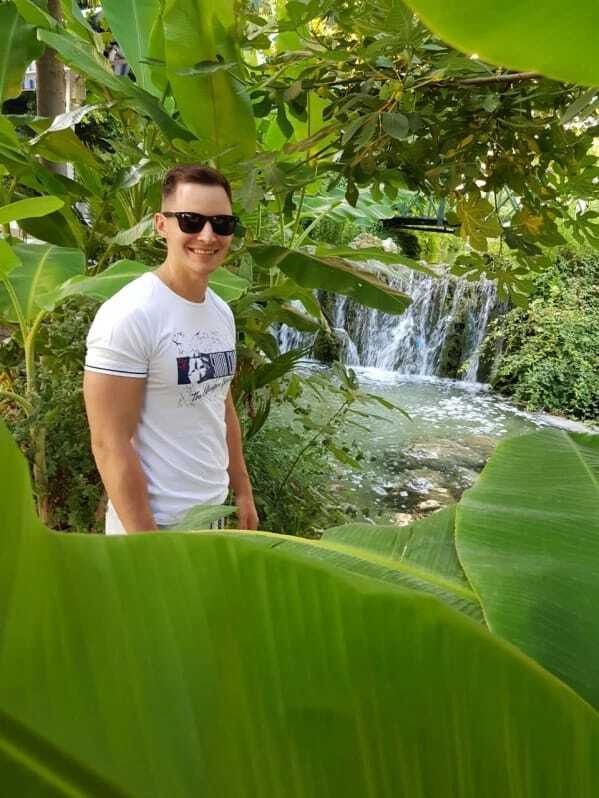 Три года спустя. Как изменилась жизнь экипажа "Уральских авиалиний", совершивших экстренную посадку на кукурузное поле.