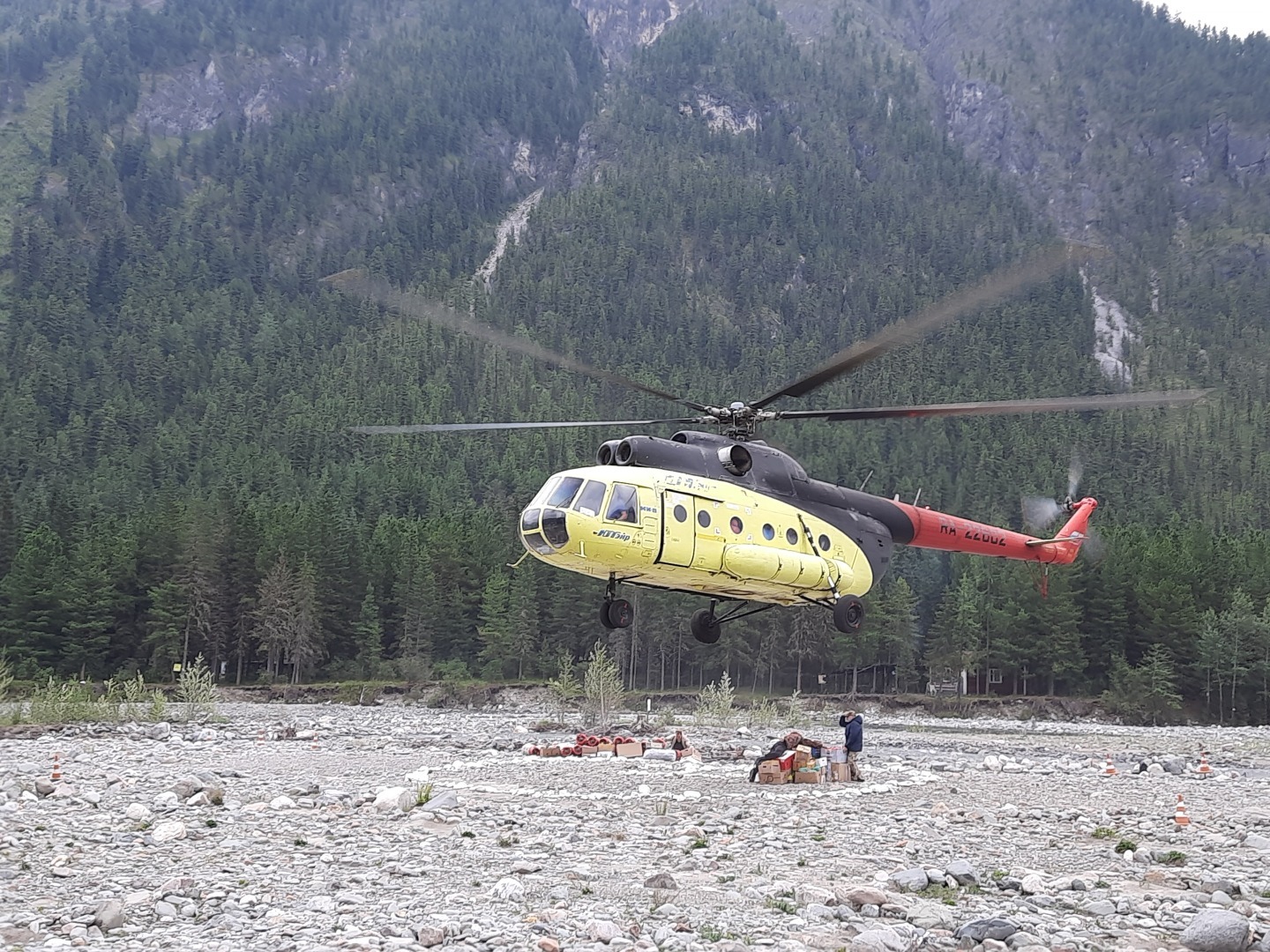 Земля в иллюминаторе.