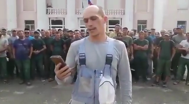 Обращение: После обращения работников МВК по невыплаты заработной платы В. Путину - проблема была решена.