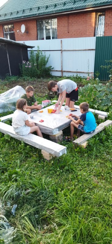 Жизнь в телефоне или зомби нового поколения.