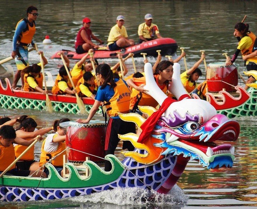 Гонки на лодках-драконах -фестиваль в Гонконге