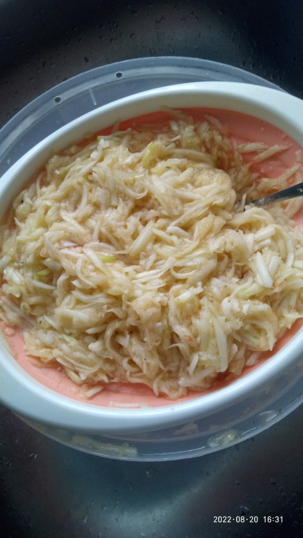 Обычные выходные домохозяйки или снова о кабачках. Блины из кабачков.