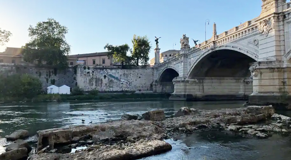 Хотите узнать, какая? Засуха в Европе.В погоне за мечтами Путешествие.