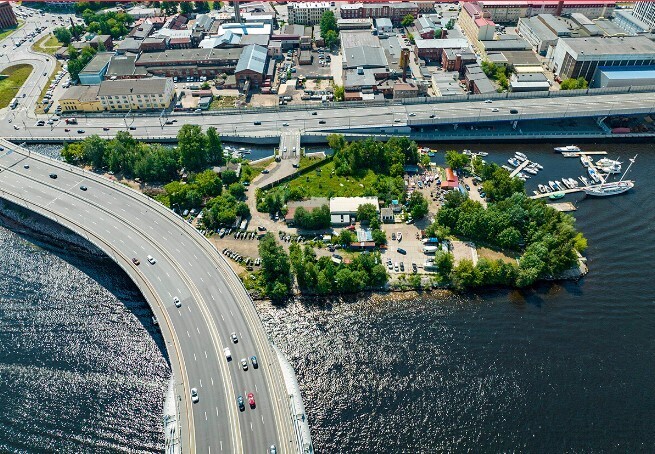 Санкт-Петербург часто сравнивают с Венецией: в городе 33 острова, а когда-то их было больше сотни!