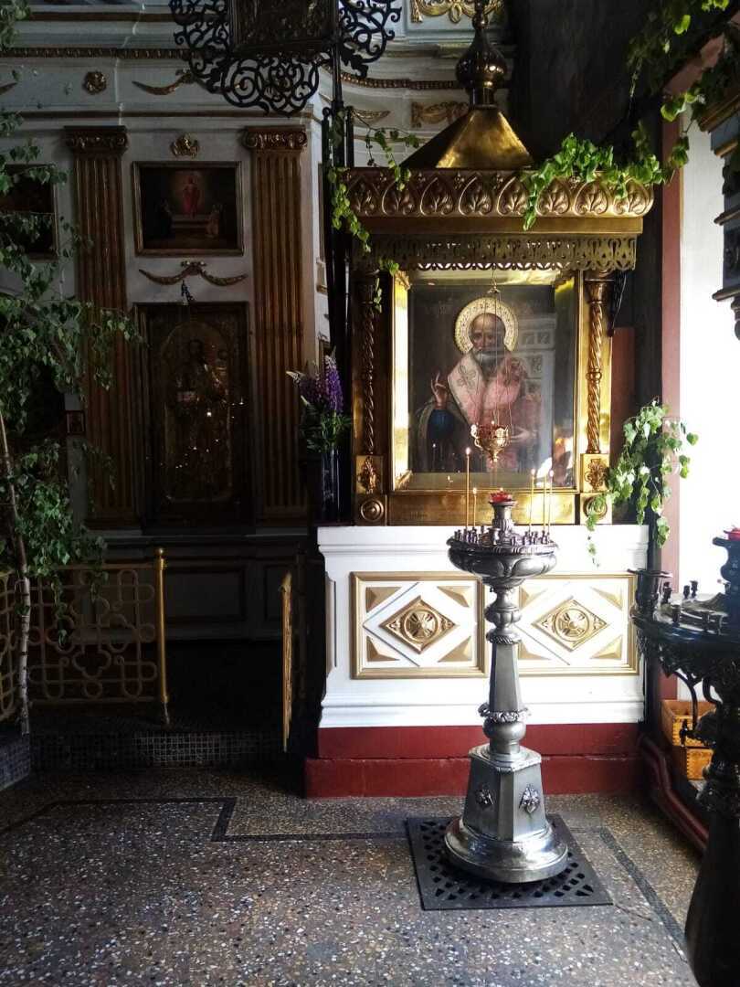 Удивительный старинный храм в деревне Середниково, который никогда не закрывался