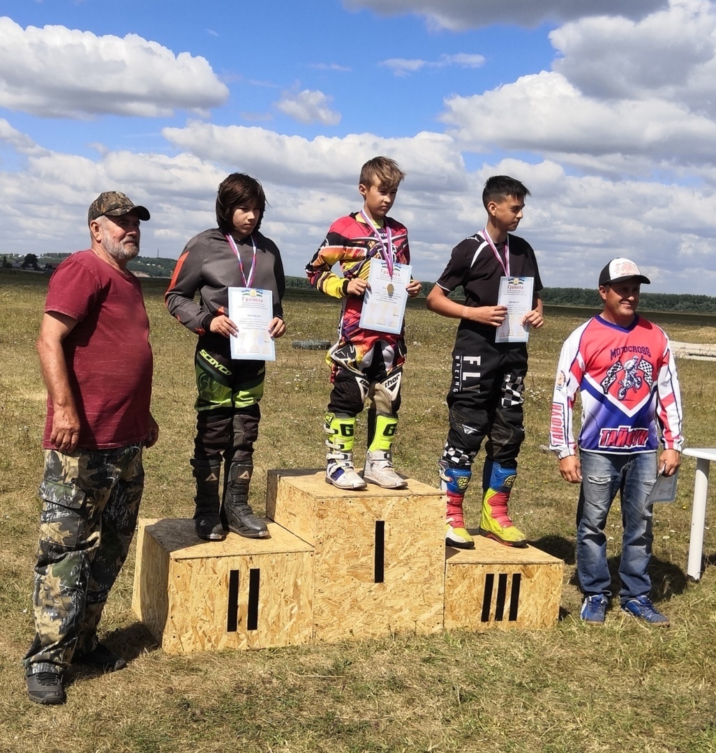 В Башкирии сыновья военнослужащего Росгвардии стали победителями в соревнованиях по мотокроссу