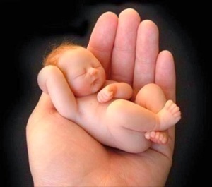 480 000 долларов заплатят женщине за выкидыш