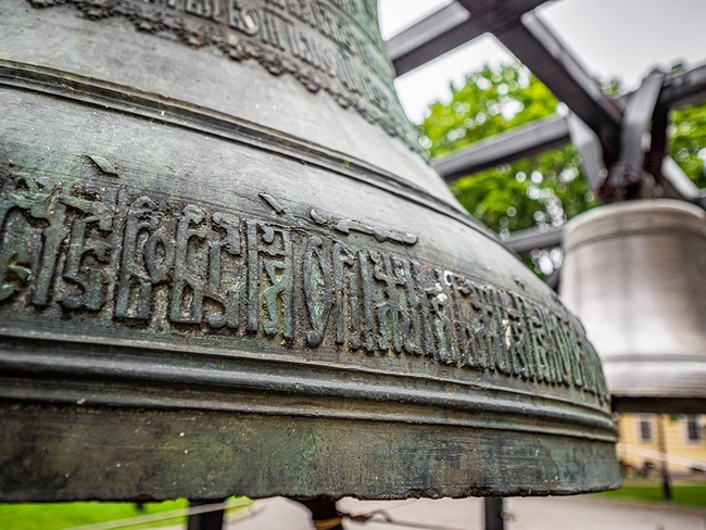 О Софийской звоннице в Новгородском Кремле и колоколах