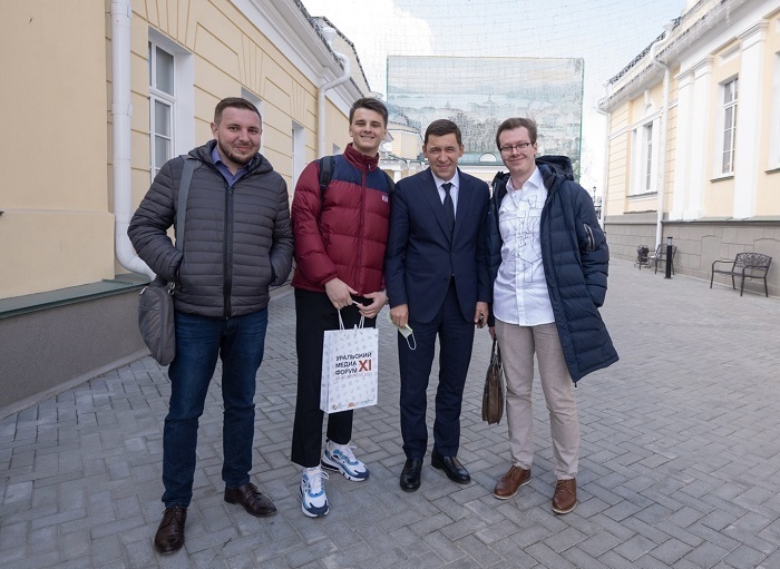 Субботник с кандидатами в депутаты.