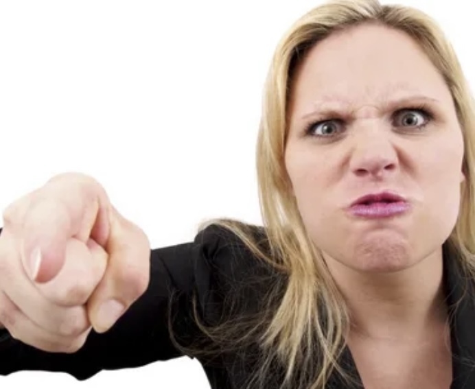 Опрос. Почему финансовая жадность давит в людях культуру и уважение к друг другу? (2). Как бороться с негативными комментаторами?