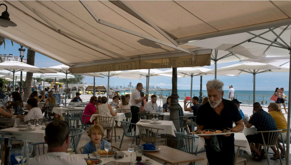 Пляжный городок, который продолжает звать вас обратно.