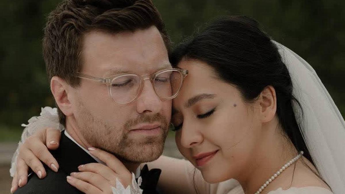 За кого вышла замуж певца Манижа? Фото со свадьбы