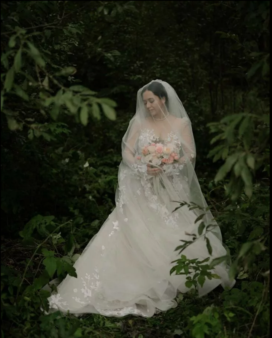 За кого вышла замуж певца Манижа? Фото со свадьбы