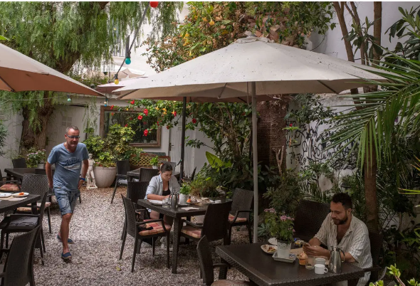 Пляжный городок, который продолжает звать вас обратно.