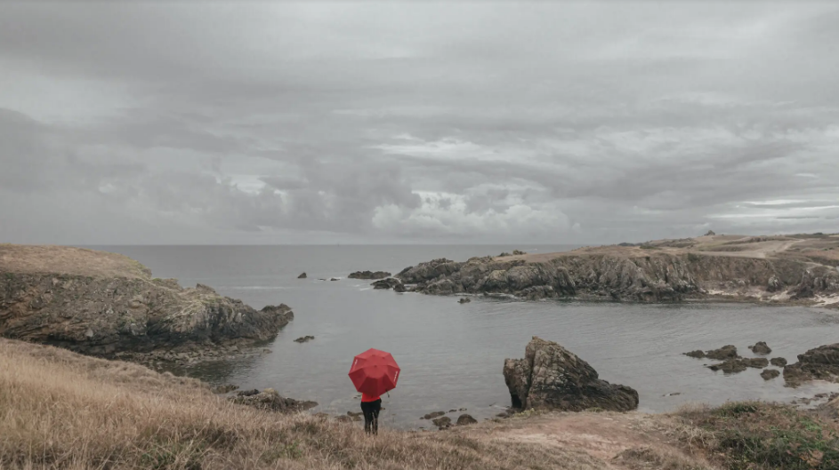 "Славный" герой или "достойный сожаления’ предатель? Наследие Петена преследует Французский остров