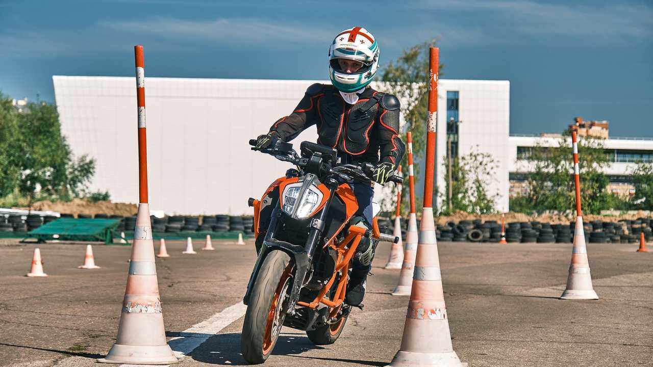 Где учится вождению мотоцикла
