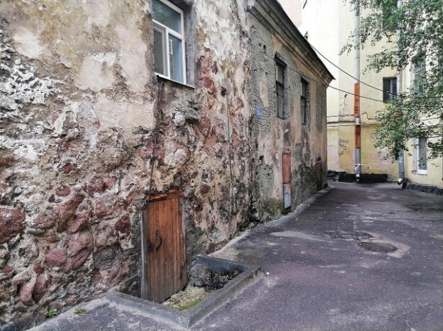 Как выглядит самый старый дом в России