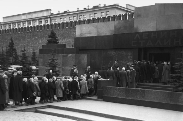 Необычные захоронения и могилы самых известных россиян