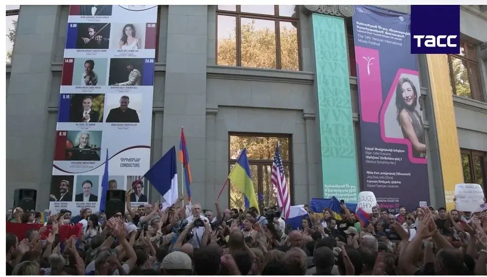 Армению тянут в НАТО