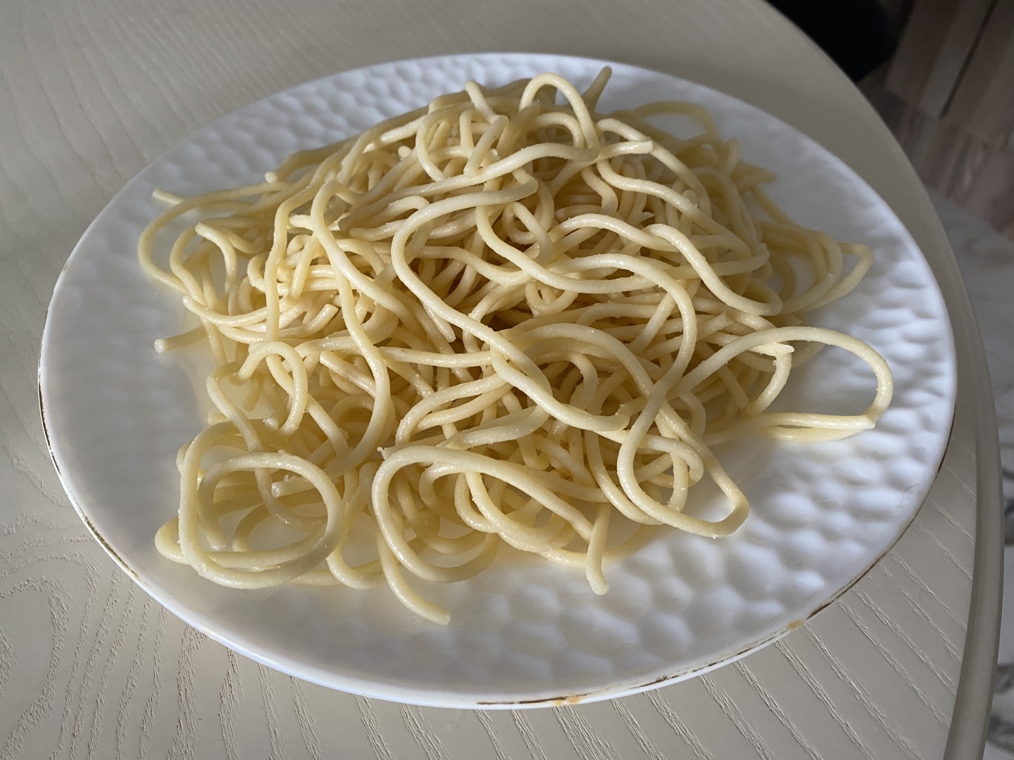 Рецепт неоднозначного блюда, который Вы ещё не пробовали. Необычные спагетти с разновидностью моря, моркови и зеленью.