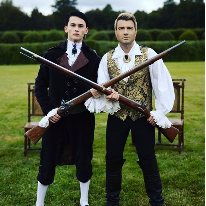 Как сделать артисту приятно?