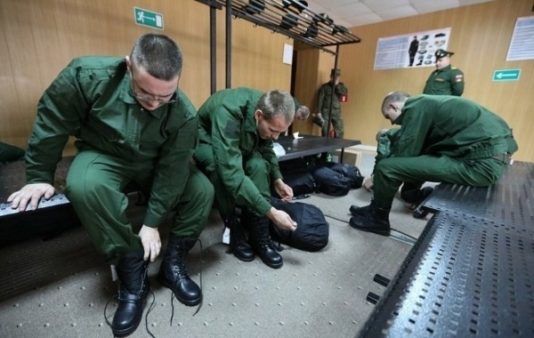 Мобилизация в России: что должен сделать работодатель, при отказе работника подписать повестку? Что может грозить уклонистам?