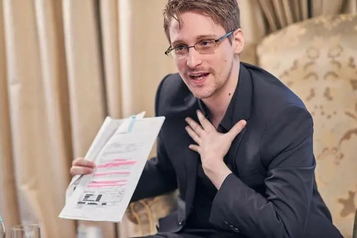 Бывшему сотруднику ЦРУ Эдварду Сноудену присвоили российское гражданство. Ваше отношение к этому?