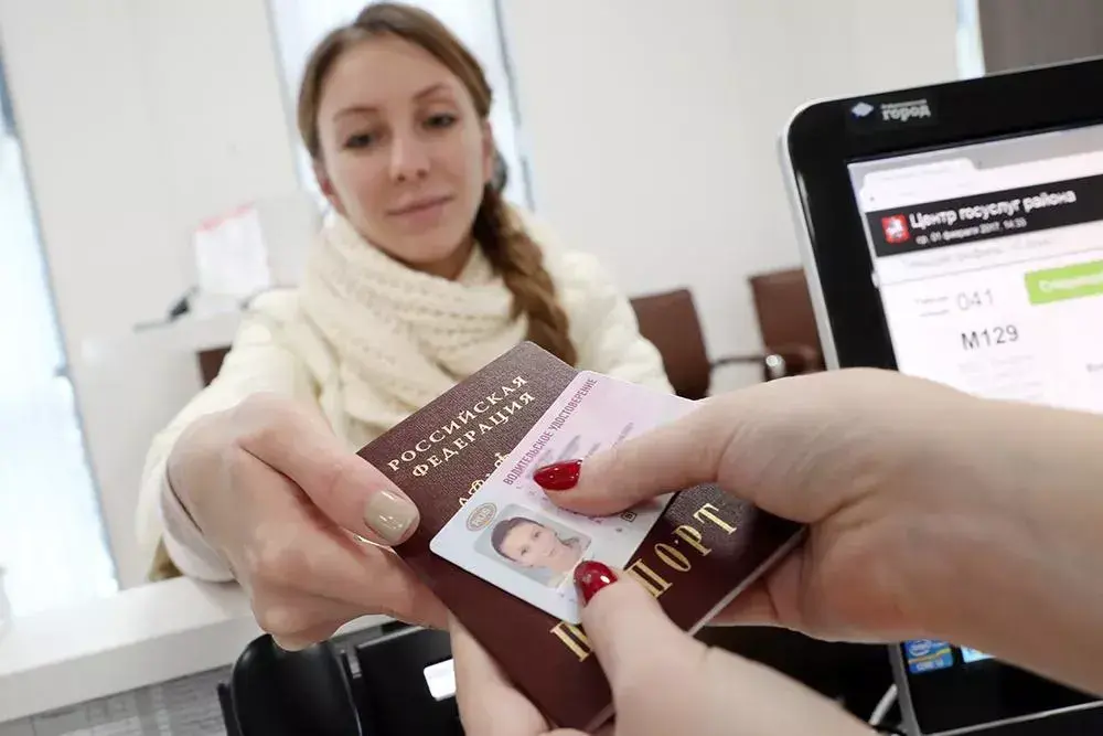 ГИБДД : А вы знаете, что водители могут ездить без удостоверений с 1 октября?