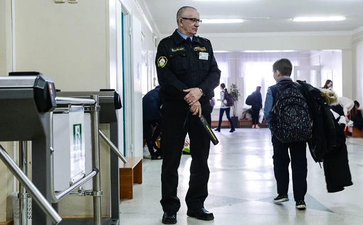 Хорошо ли защищены дети в наших школах?