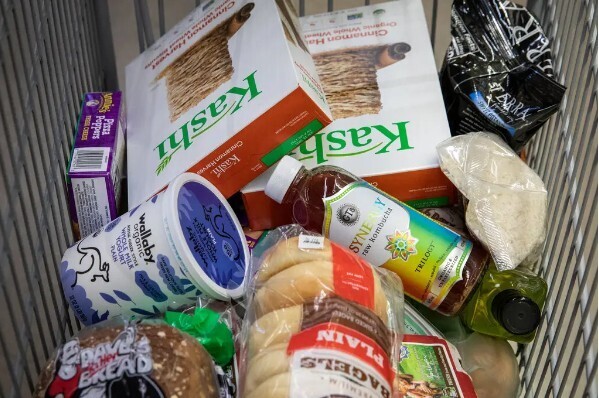 Что такое "здоровая" пища? Ф.Д.А. хочет изменить определение. Лосось включен; сладкий йогурт исключен.