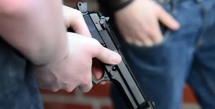 Как вести себя, если в школе стреляют?- Несколько советов от учителя ОБЖ- майора ВДВ. Расскажите о них детям, внукам, знакомым...