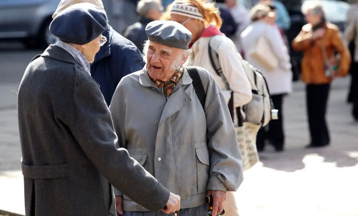 Чиновники запланировали убыль пенсионеров в 2023-2024. Это не шутка, а официальный документ - бюджет фонда