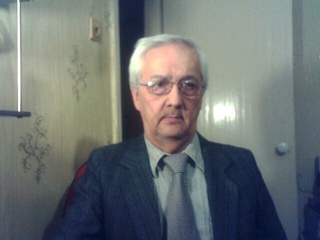 65 лет тому назад: меня мои папа и мама зачали и родили в землянке. И на свет я родился 07.10.1957 года.