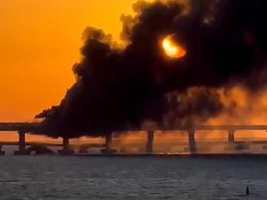 Теракт на Крымском мосту вызвал вопросы: почему не досматривали машины